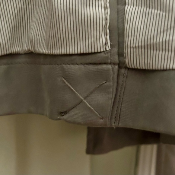 Banana Republic Lightweight Trench in sage green, XS, great condition. - Picture 10 of 16